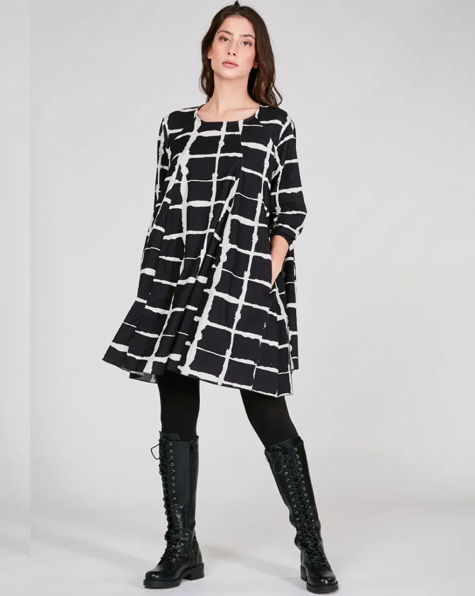 Wave Grid Line Pleated Babydoll Dress